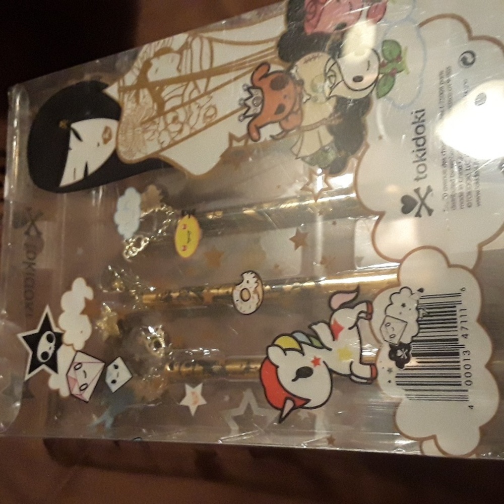 Tokidoki Pittura 4 pc Brush Set: 24 Karat Edition Rare Makeup Brushes LE Charms - Picture 5 of 16